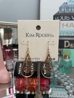 ✨Kim Rogers Gold Filigree Teardrop Dangle Earrings✨NWT